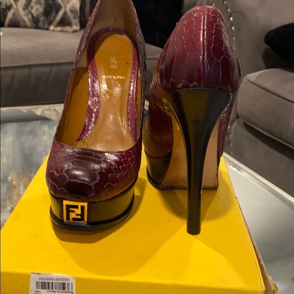 Shoes - Picture 4 of 5